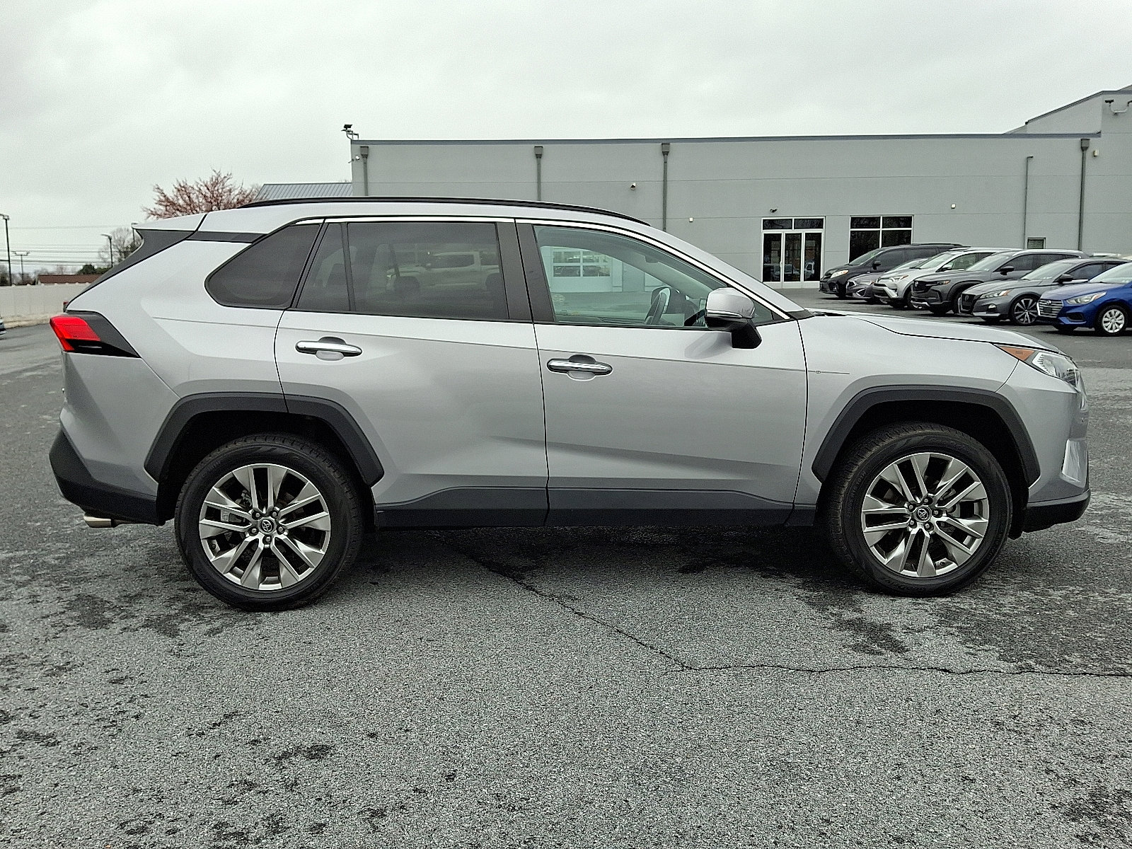 Used 2019 Toyota RAV4 Limited w/ All Weather Liner Package AWD/4WD image 12