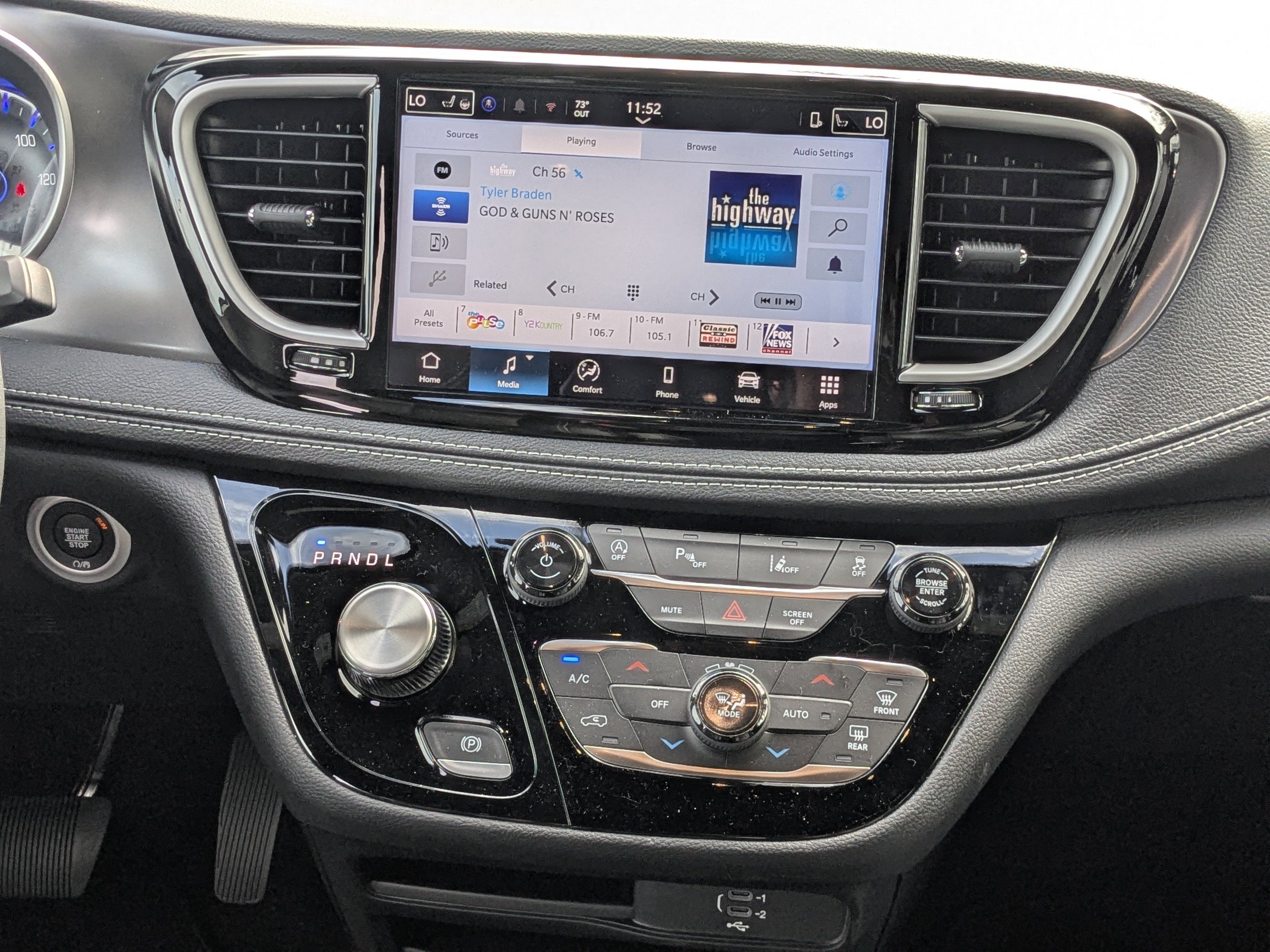 New 2026 Chrysler Pacifica Select image 17