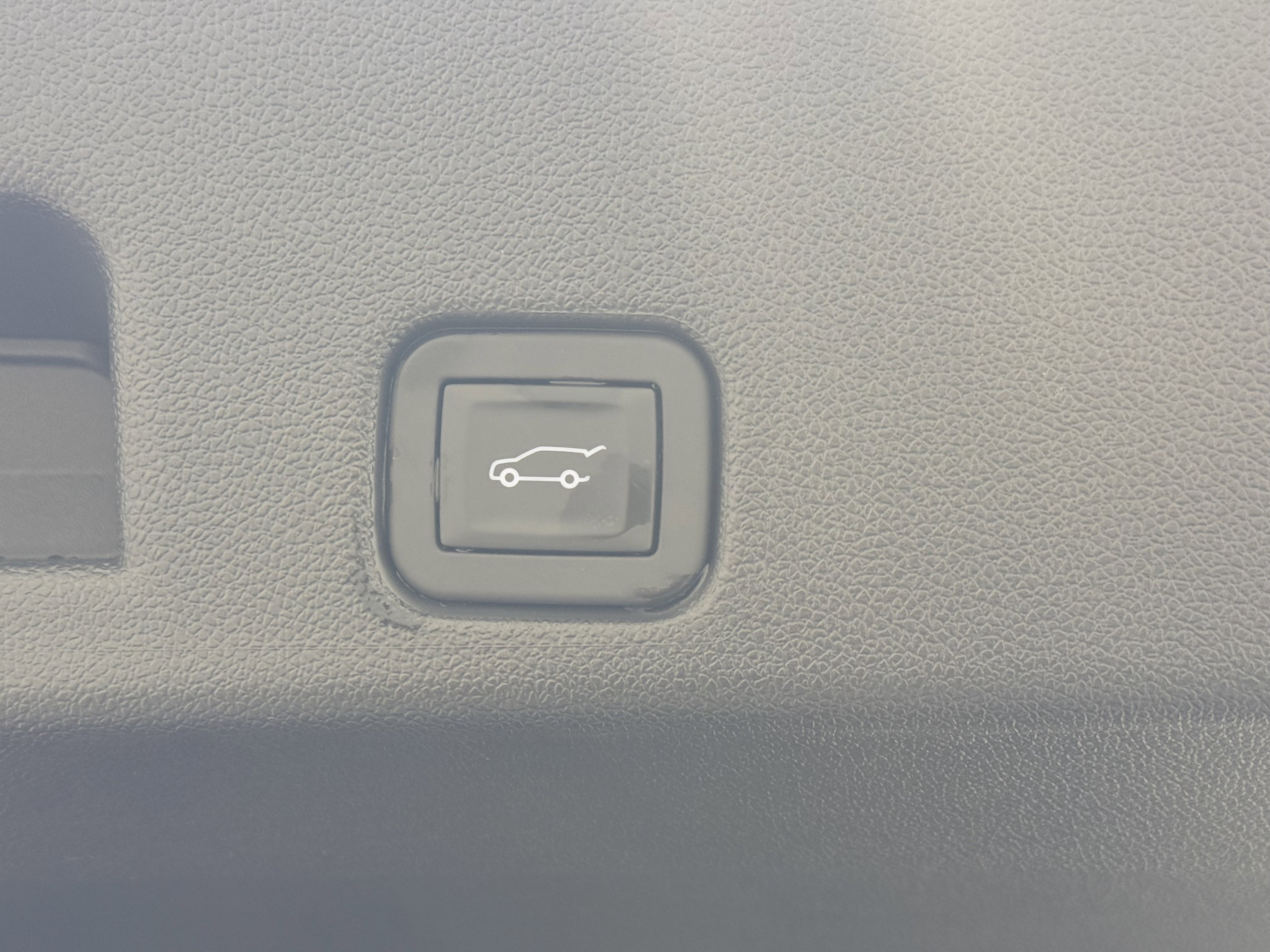 Used 2025 Chevrolet Traverse Z71 w/ Driver Confidence Package image 11