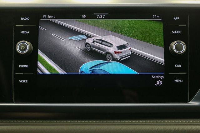 Certified 2024 Volkswagen Taos SE image 31