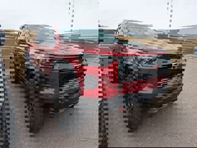 Used 2024 Chevrolet Colorado ZR2 w/ ZR2 Convenience Package III image 4