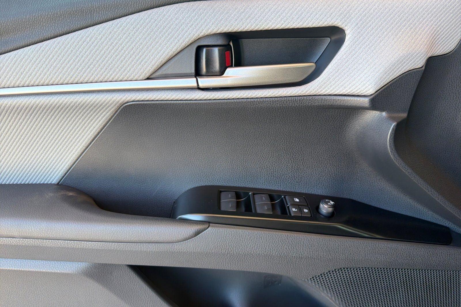 New 2026 Toyota Camry SE w/ Convenience Package FWD image 12
