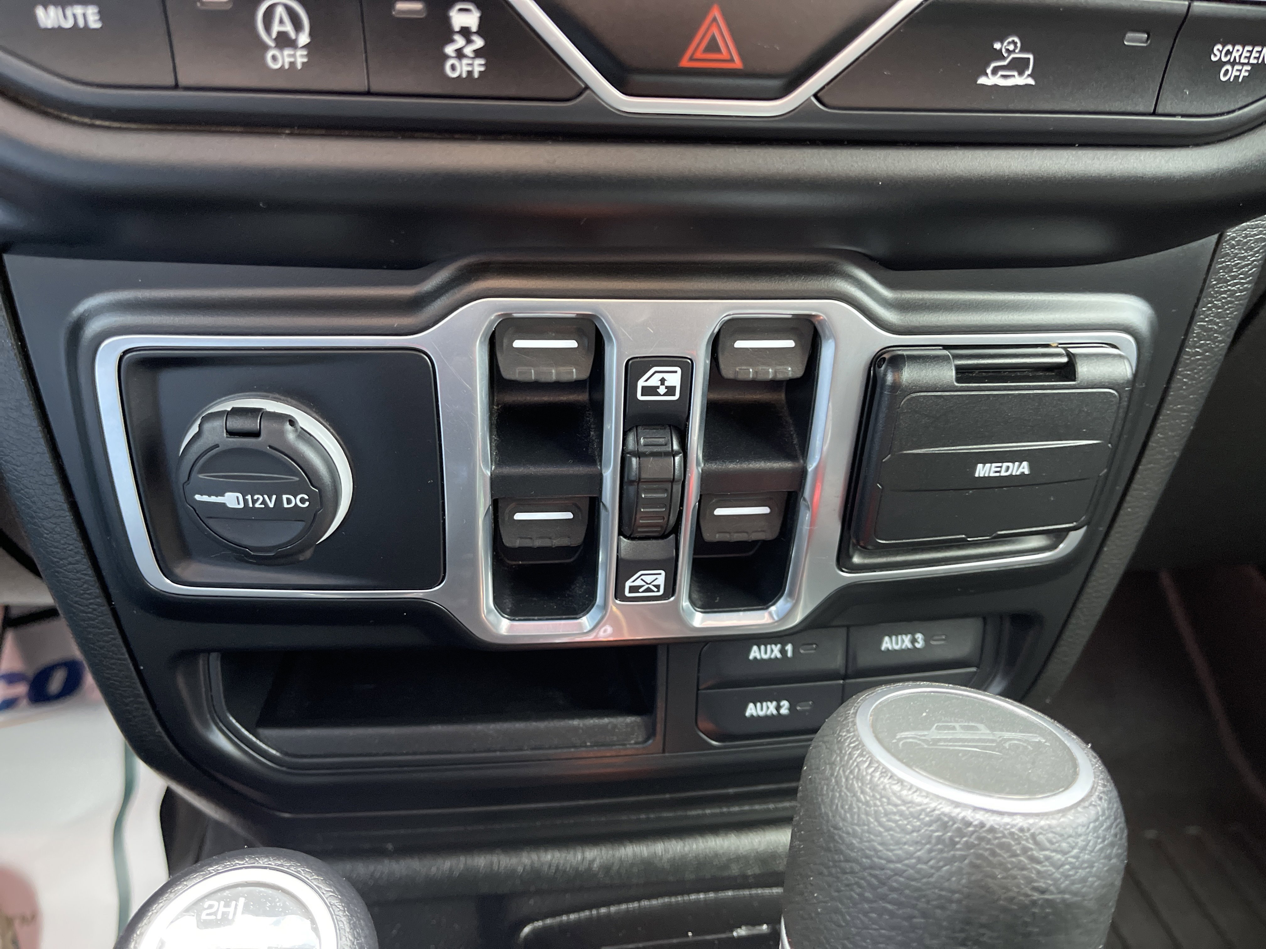 Used 2020 Jeep Gladiator Sport w/ Quick Order Package 24S image 28