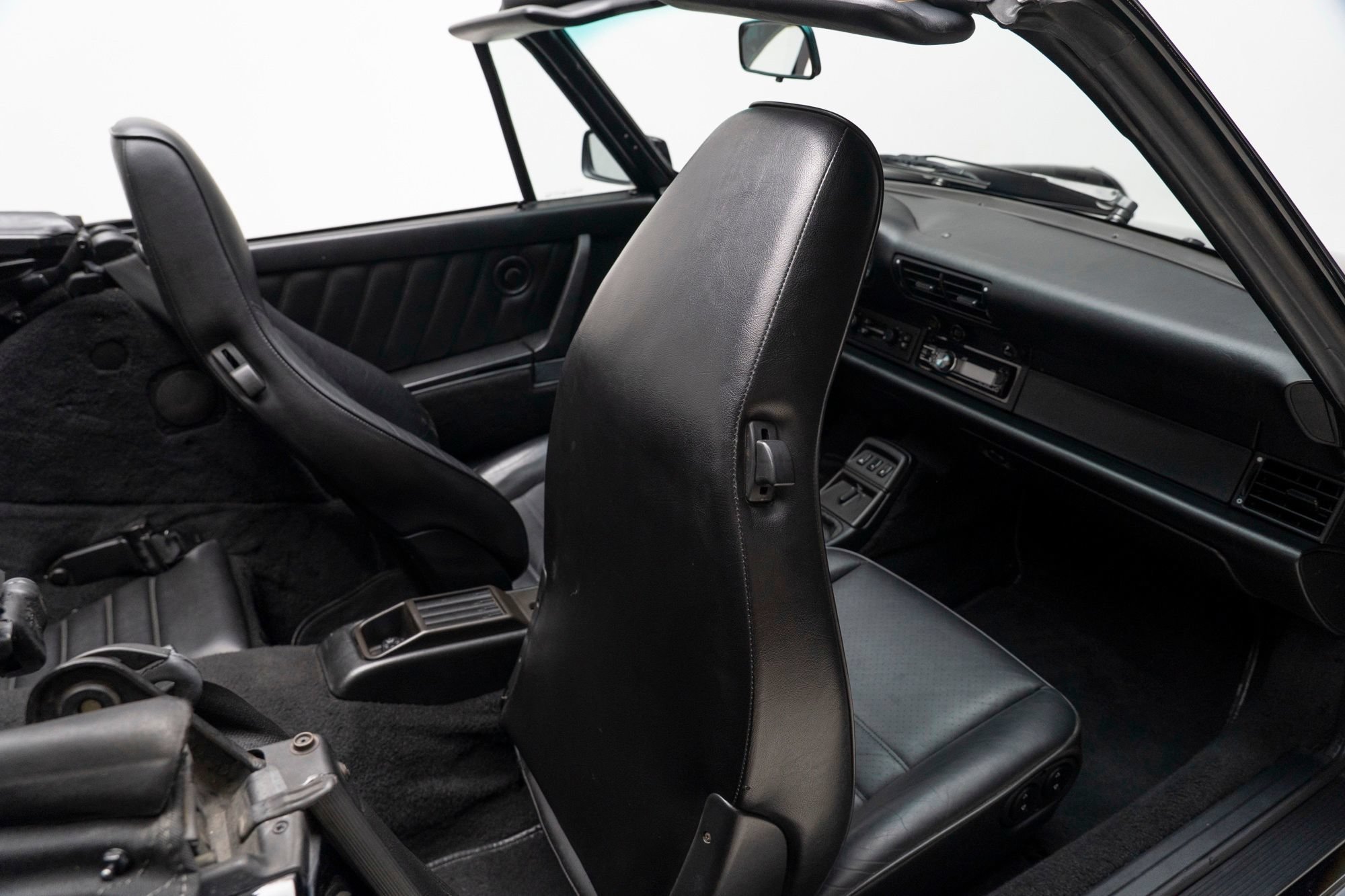 Used 1991 Porsche 911 Carrera RWD image 35