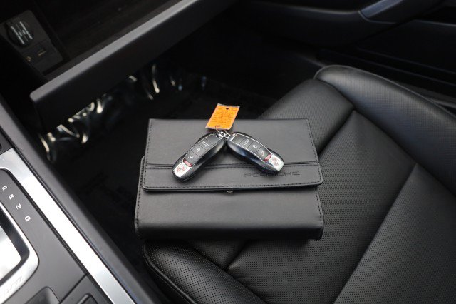 Used 2013 Porsche 911 Carrera 4 AWD/4WD image 39