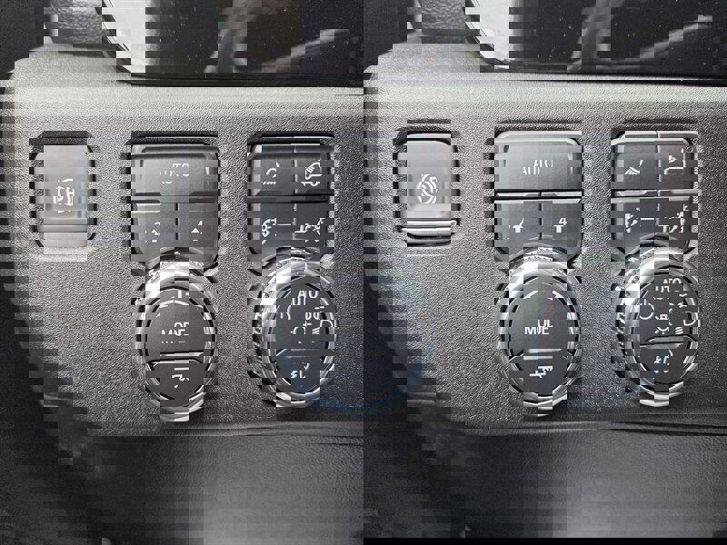 Used 2025 GMC Sierra 1500 SLT image 14