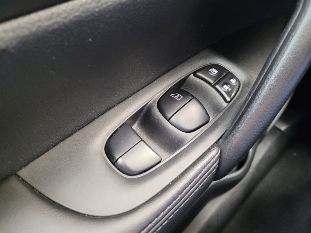 Used 2019 Nissan Rogue Sport S w/ Appearance Package FWD image 27