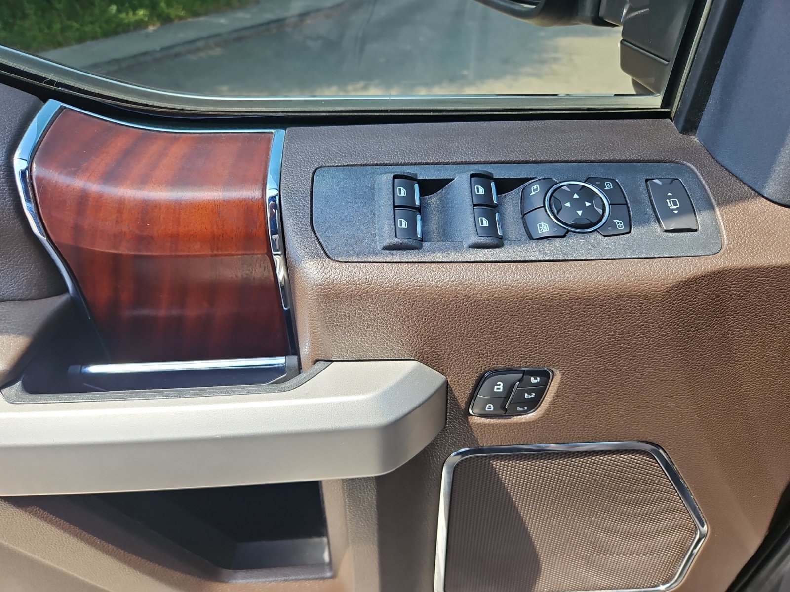 Used 2022 Ford F250 King Ranch w/ Tremor Off-Road Package AWD/4WD image 29