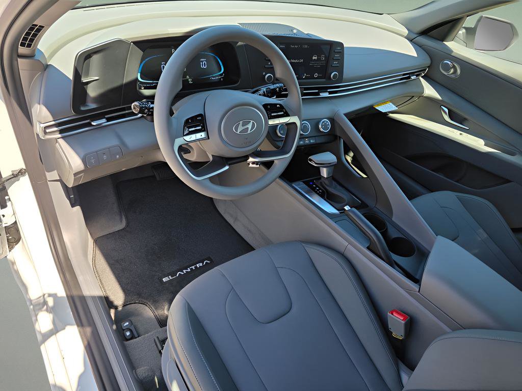 New 2026 Hyundai Elantra SE image 15