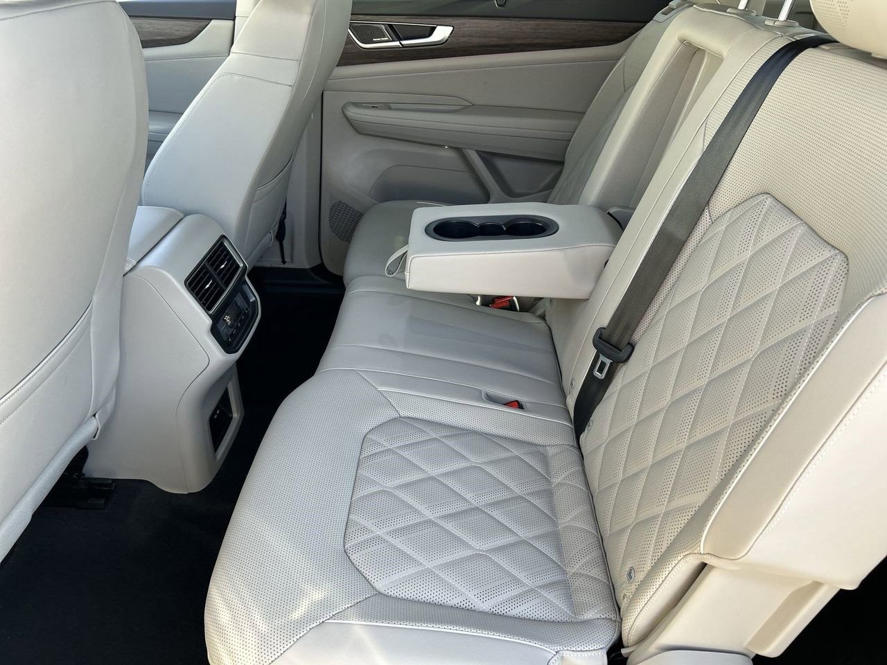 New 2026 Volkswagen Atlas SEL Premium R-Line image 13