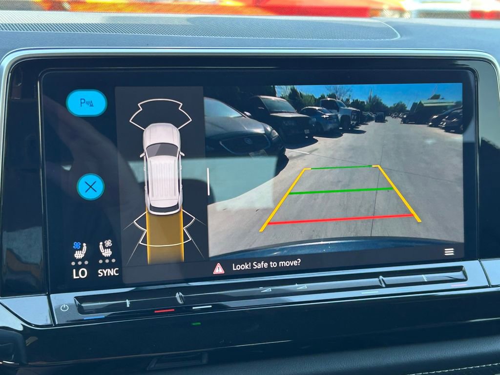 Used 2025 Volkswagen Atlas Cross Sport SE image 34