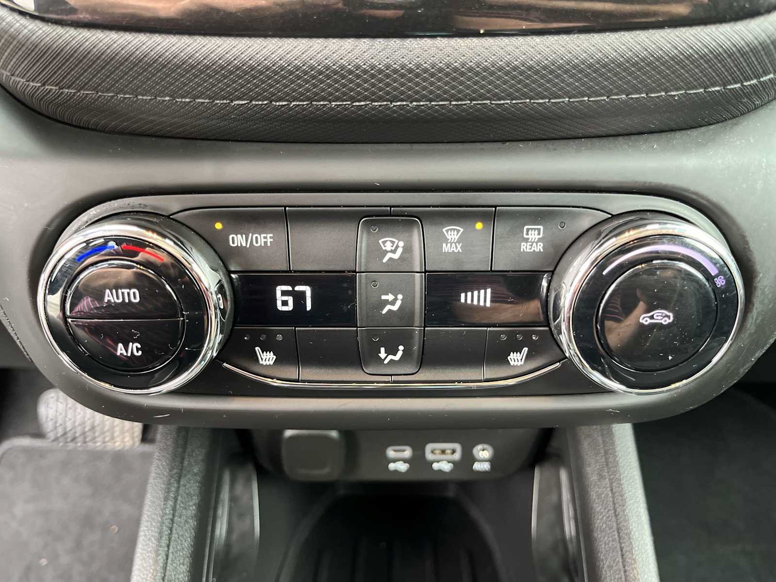 Certified 2023 Chevrolet TrailBlazer LT w/ Convenience Package FWD image 17
