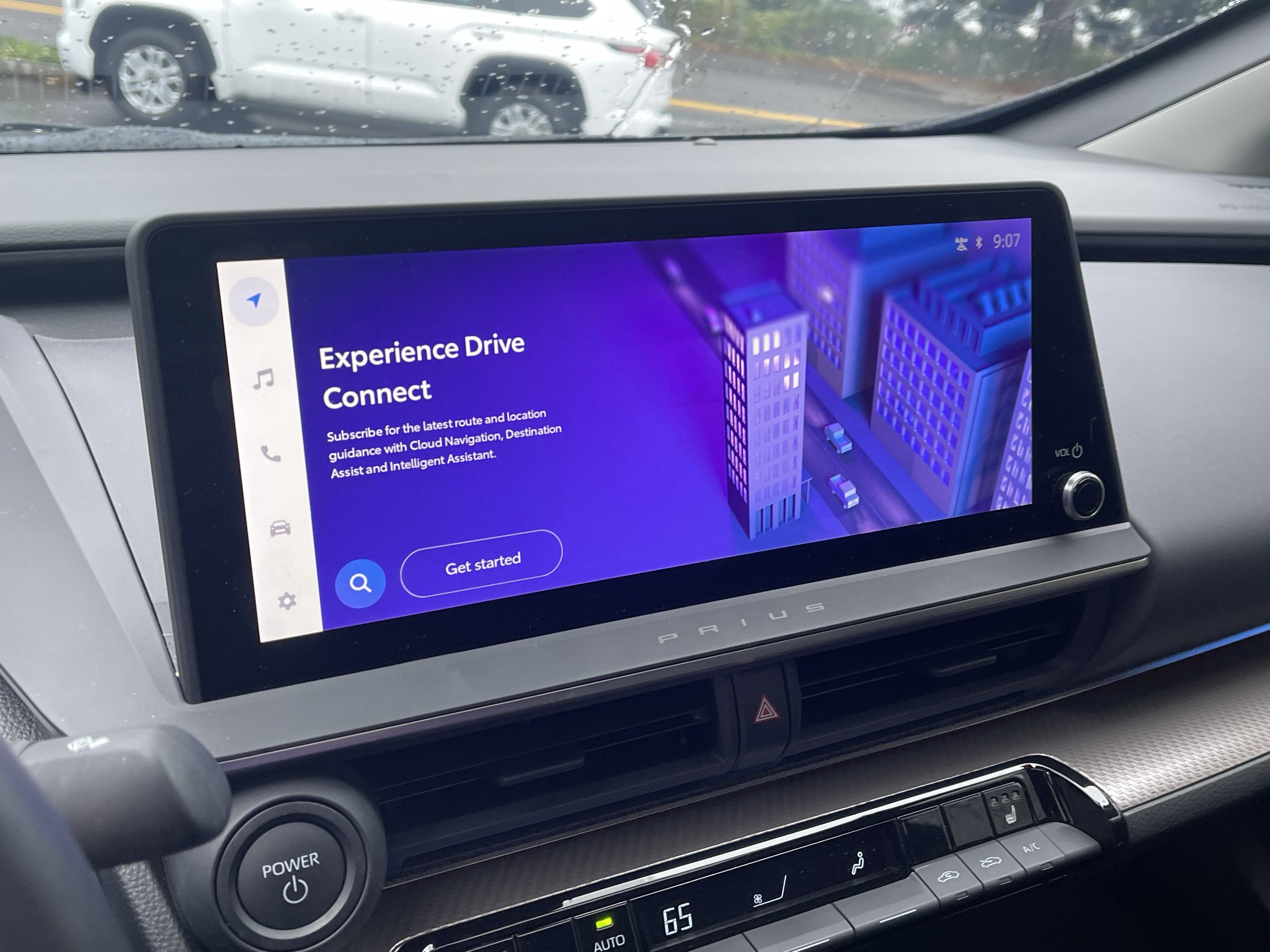 Certified 2024 Toyota Prius XLE FWD image 25