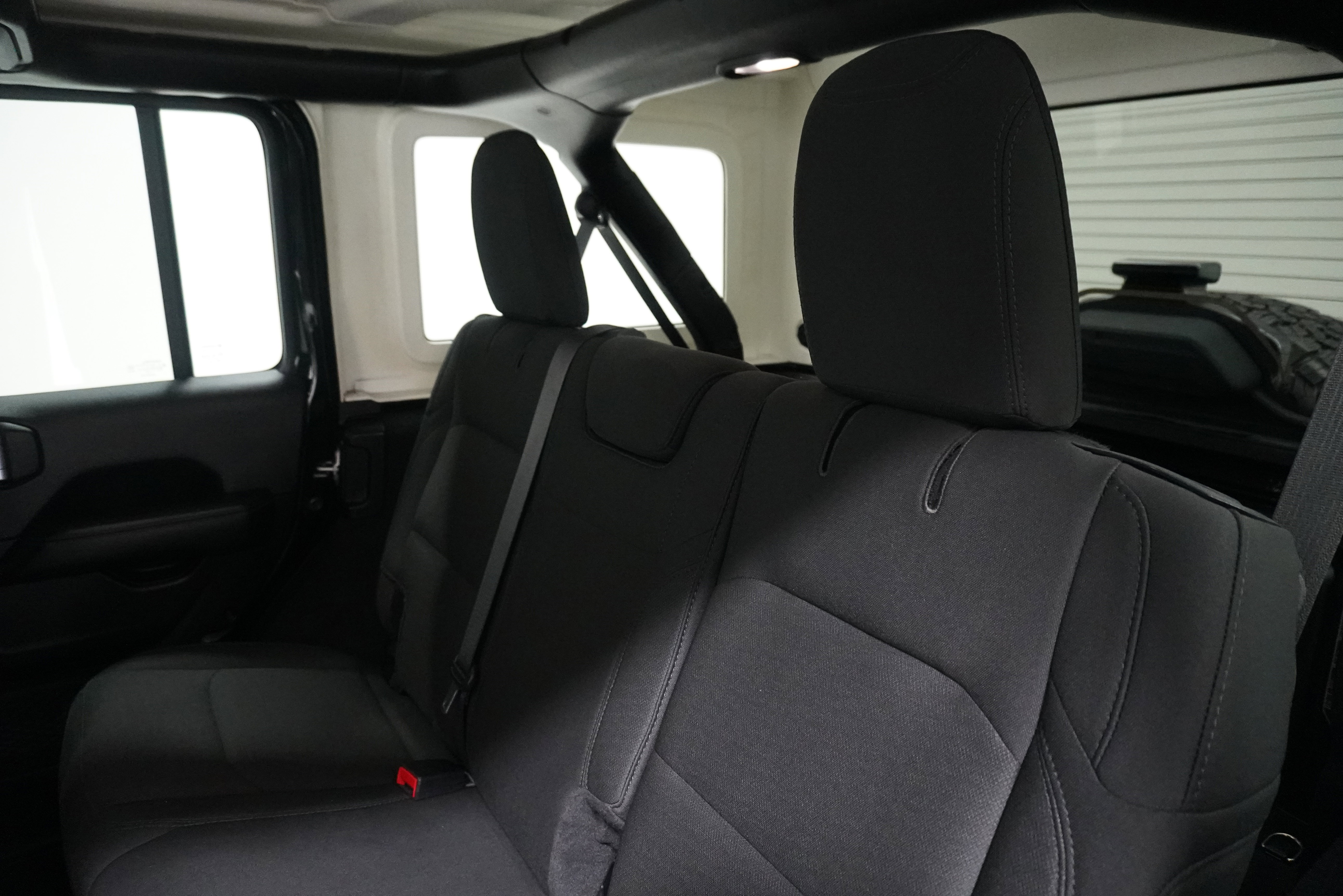 Used 2019 Jeep Wrangler Unlimited Sahara image 14