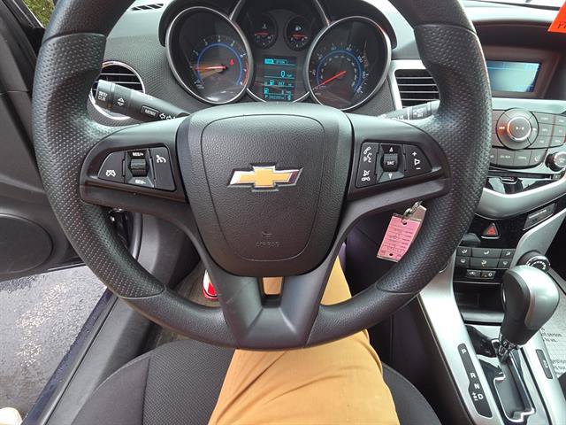 Used 2015 Chevrolet Cruze LT FWD image 18