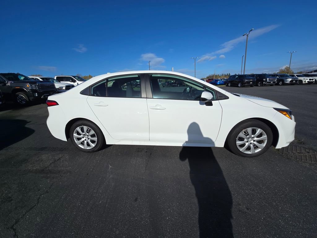 Used 2024 Toyota Corolla LE FWD image 3