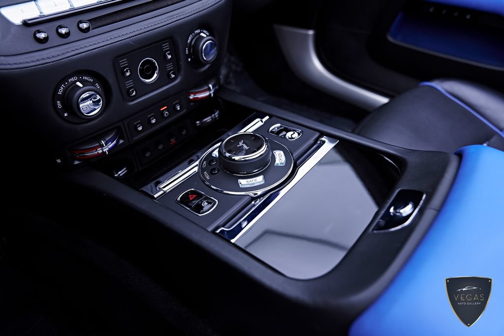 Used 2019 Rolls-Royce Dawn RWD image 84