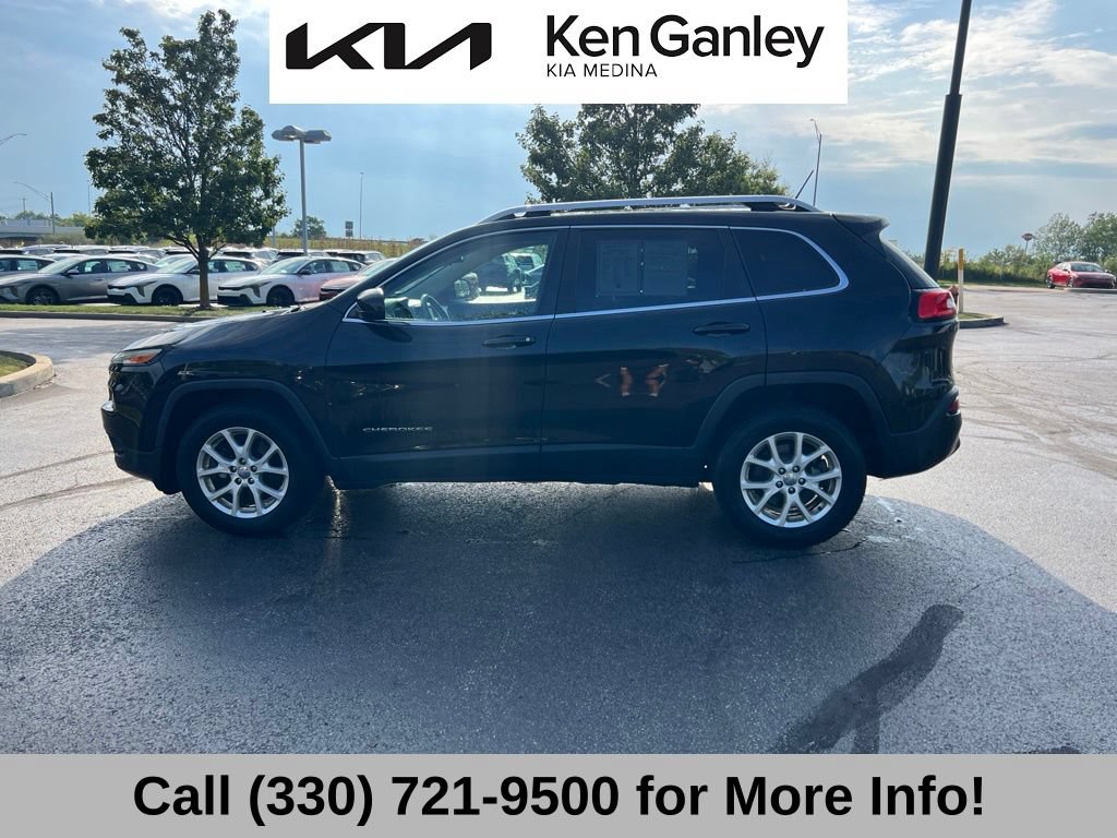 Used 2015 Jeep Cherokee Latitude w/ Cold Weather Group AWD/4WD image 15