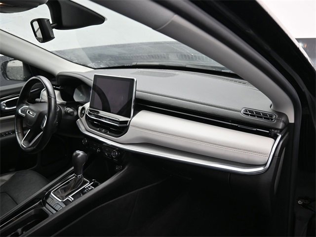 Used 2022 Jeep Compass Limited image 9