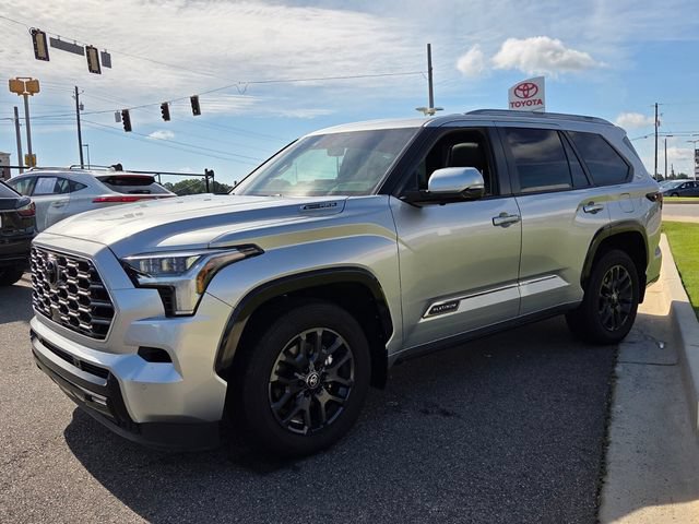 Used 2025 Toyota Sequoia Platinum AWD/4WD image 3
