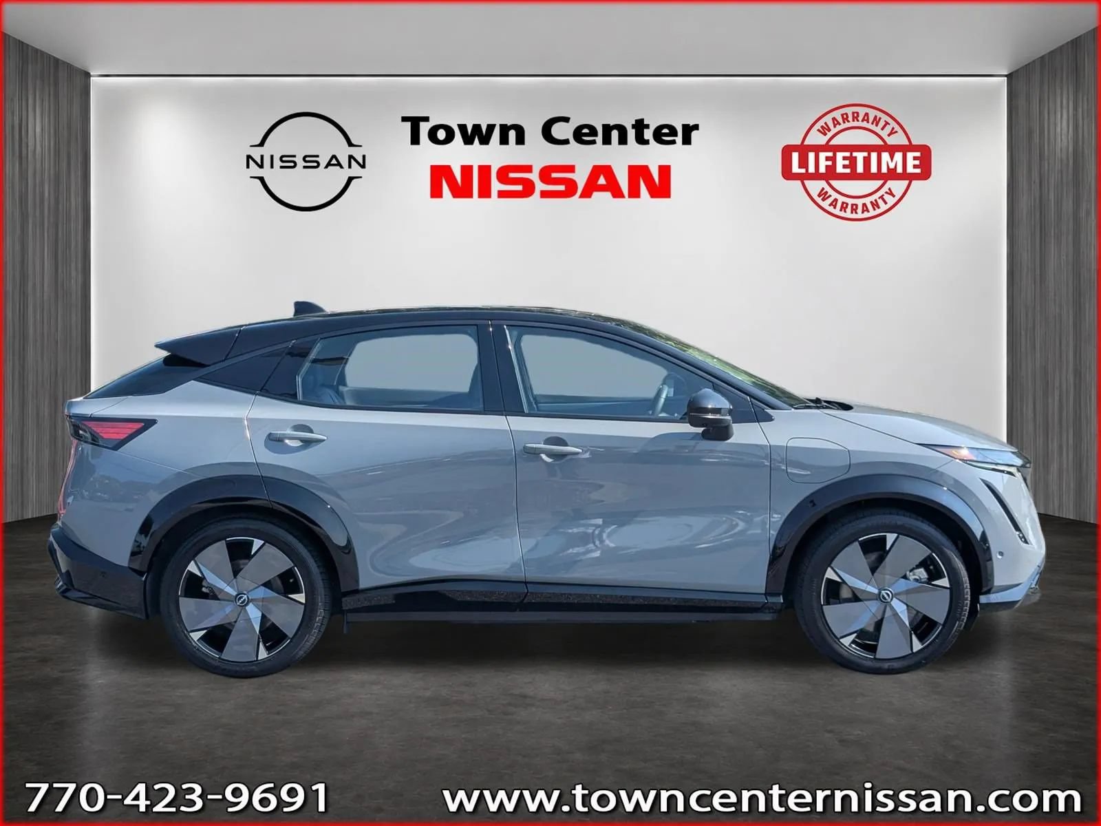 Used 2023 Nissan Ariya AWD/4WD image 8
