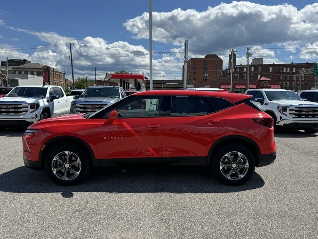 Certified 2025 Chevrolet Blazer LT image 2