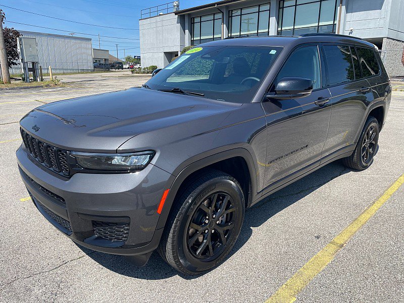 Used 2024 Jeep Grand Cherokee L Laredo image 9