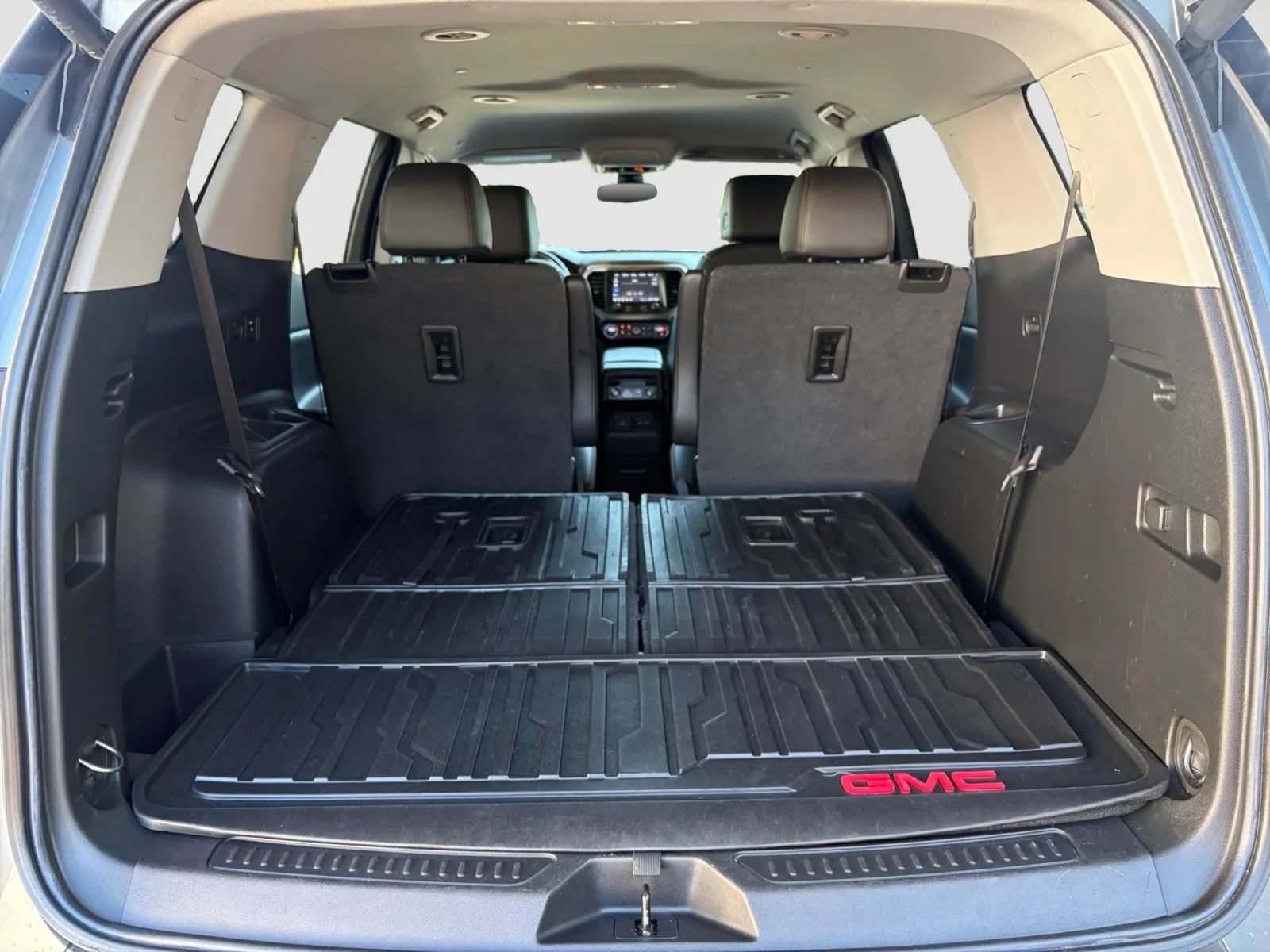 Used 2022 GMC Acadia AT4 w/ Technology Package AWD/4WD image 17