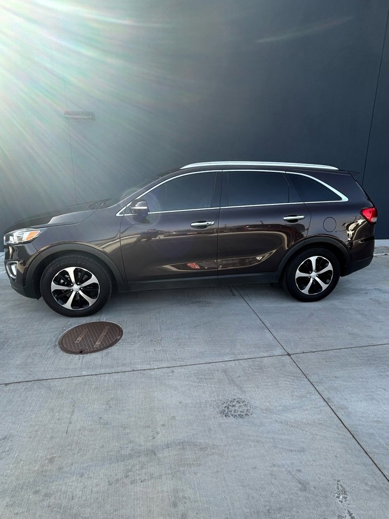 Used 2017 Kia Sorento EX image 4