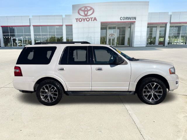 Used 2017 Ford Expedition XLT w/ Equipment Group 202A AWD/4WD image 6