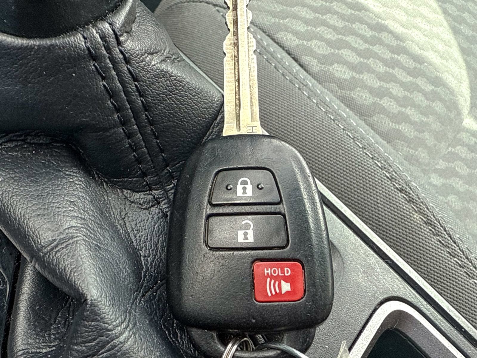 Used 2021 Toyota Tacoma SR image 47