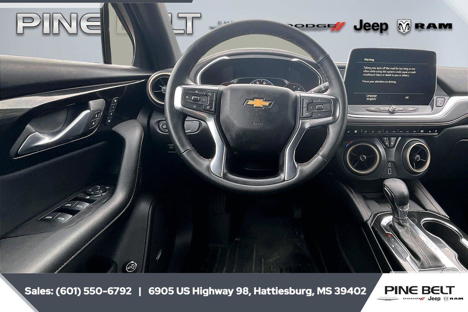 Used 2025 Chevrolet Blazer Premier w/ Enhanced Convenience Package AWD/4WD image 7