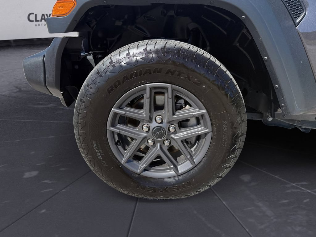 Used 2025 Jeep Wrangler Unlimited Sport AWD/4WD image 14