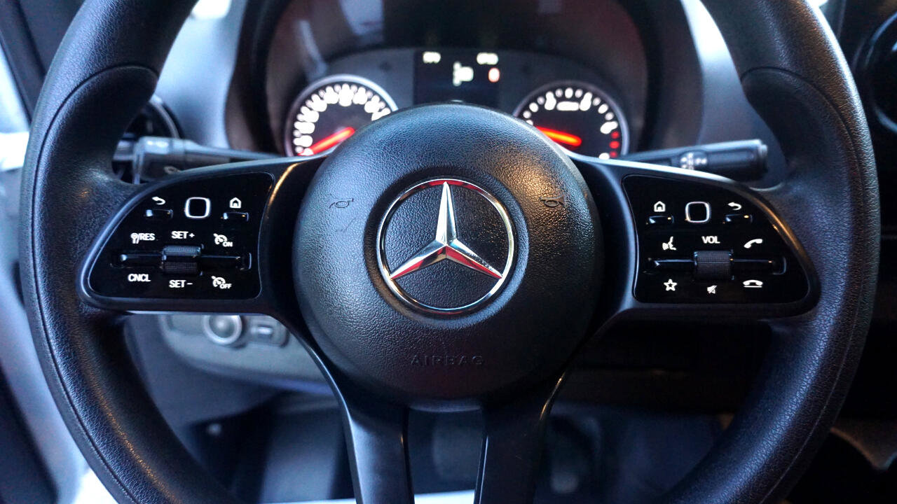 Used 2023 Mercedes-Benz Sprinter 2500 image 18