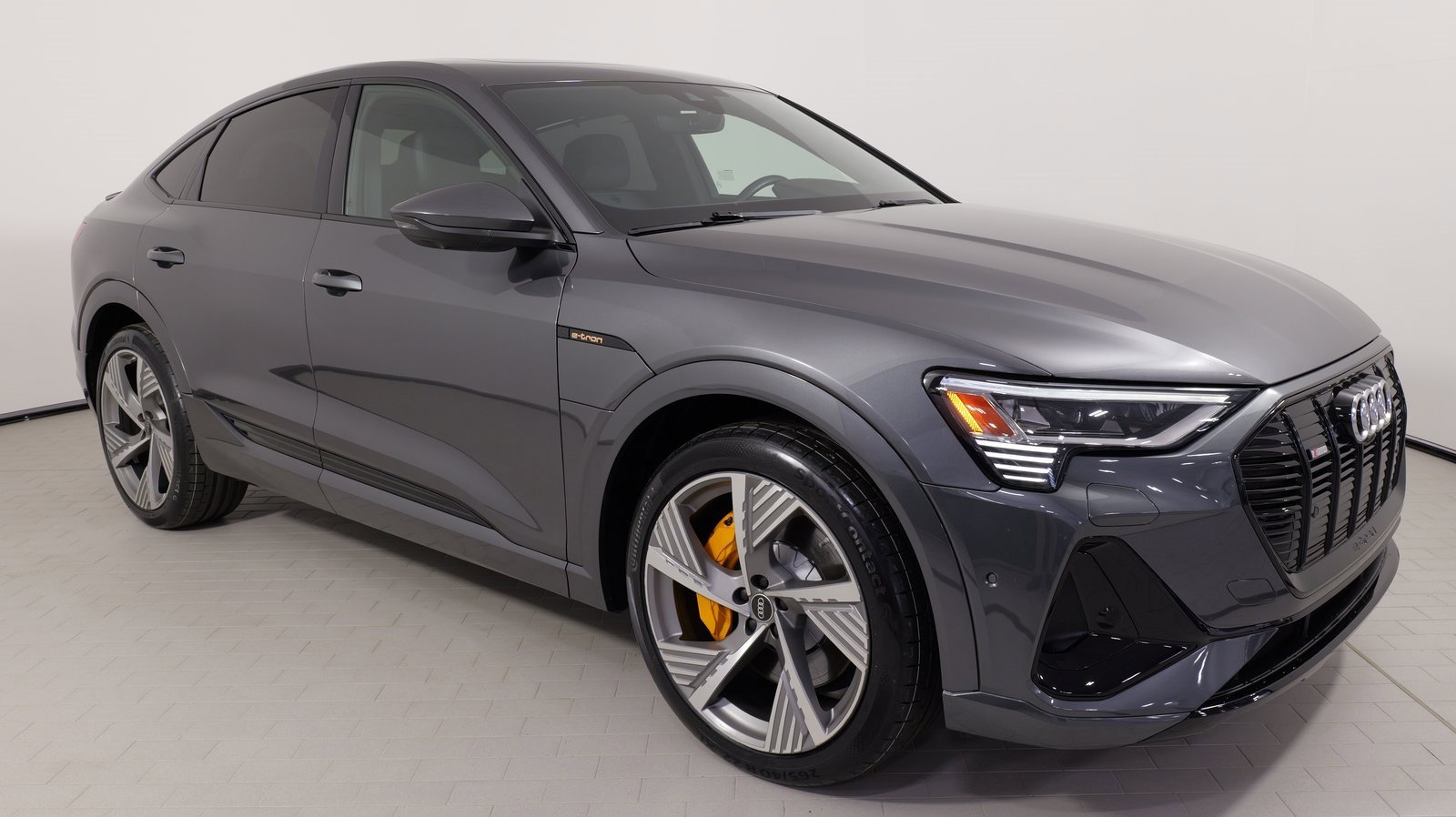 Used 2023 Audi e-tron Prestige w/ Prestige Package image 7