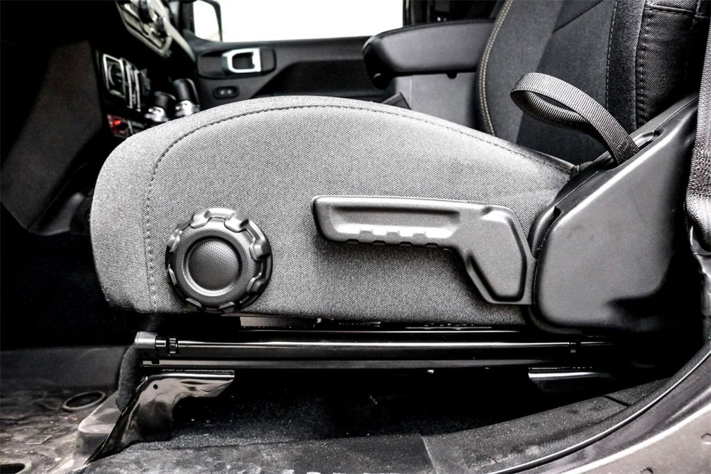 New 2024 Jeep Gladiator Sport image 8