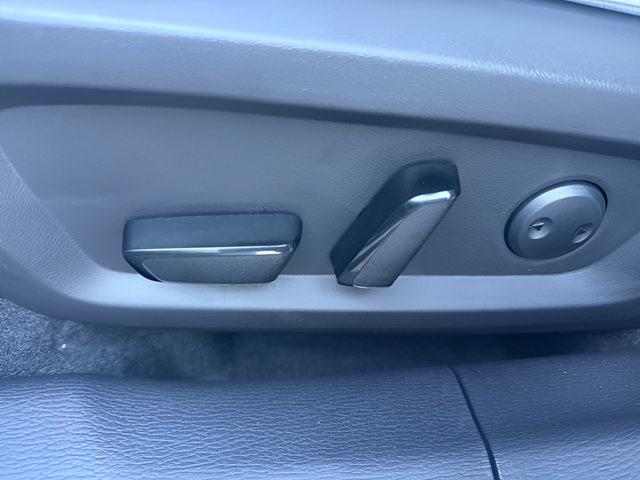 New 2026 Mitsubishi Outlander SEL FWD image 11