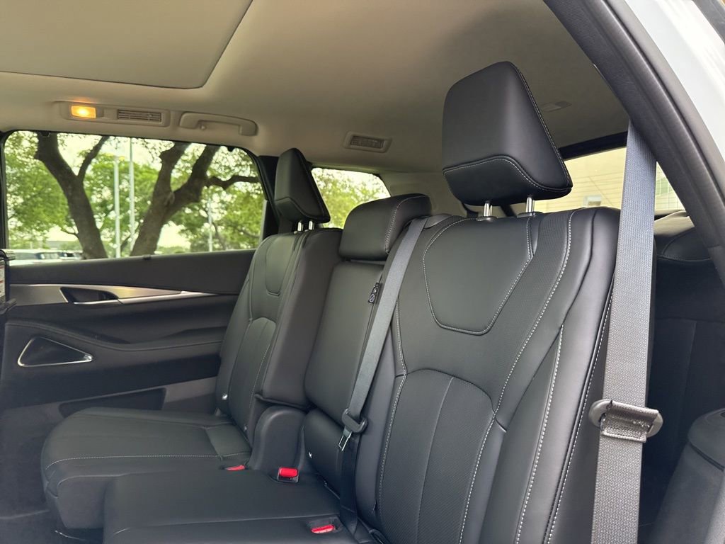 New 2026 INFINITI QX60 Luxe w/ Family Package AWD/4WD image 31