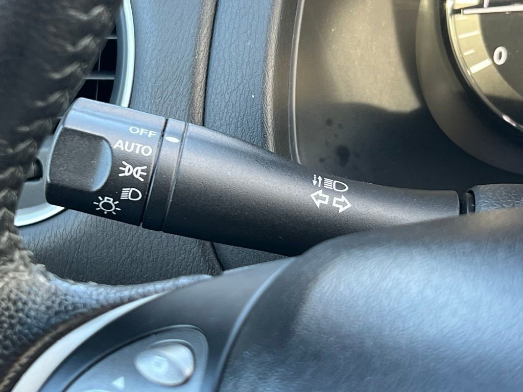 Used 2013 Nissan Pathfinder SV image 31