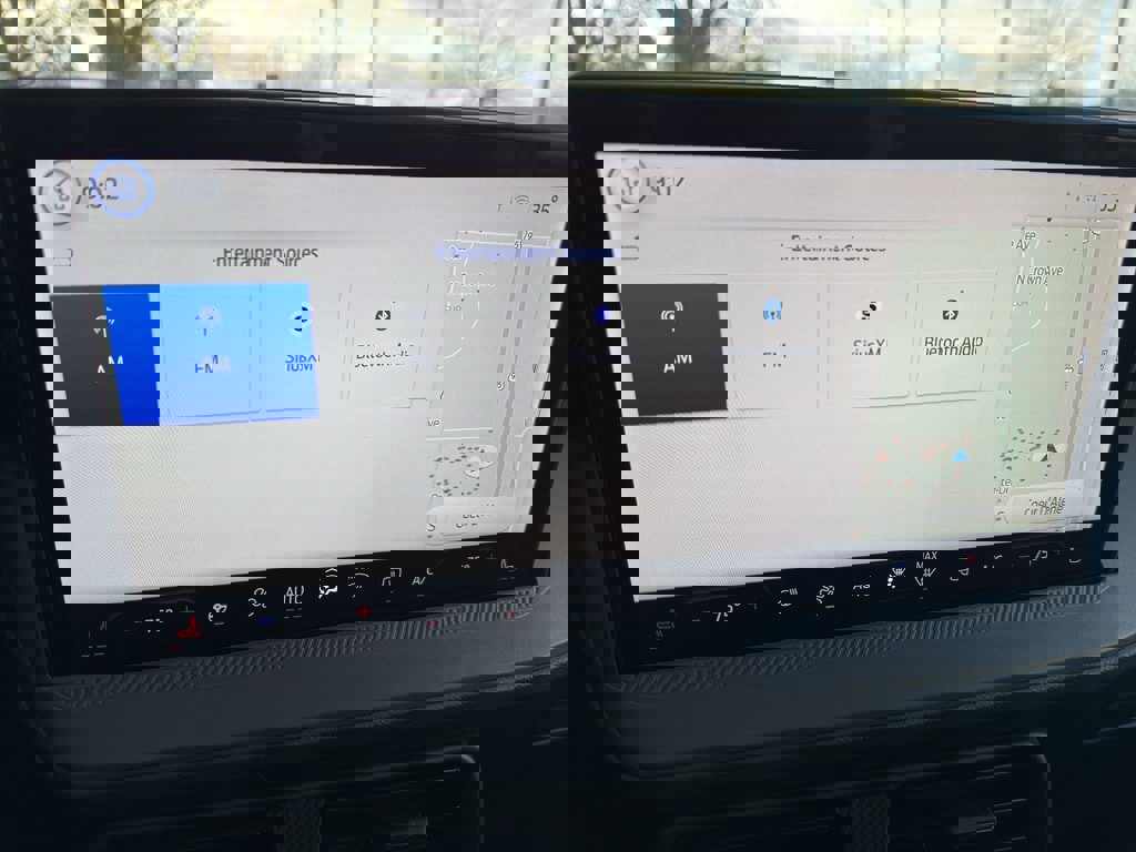 New 2025 Ford Maverick Lariat w/ Black Appearance Package image 29