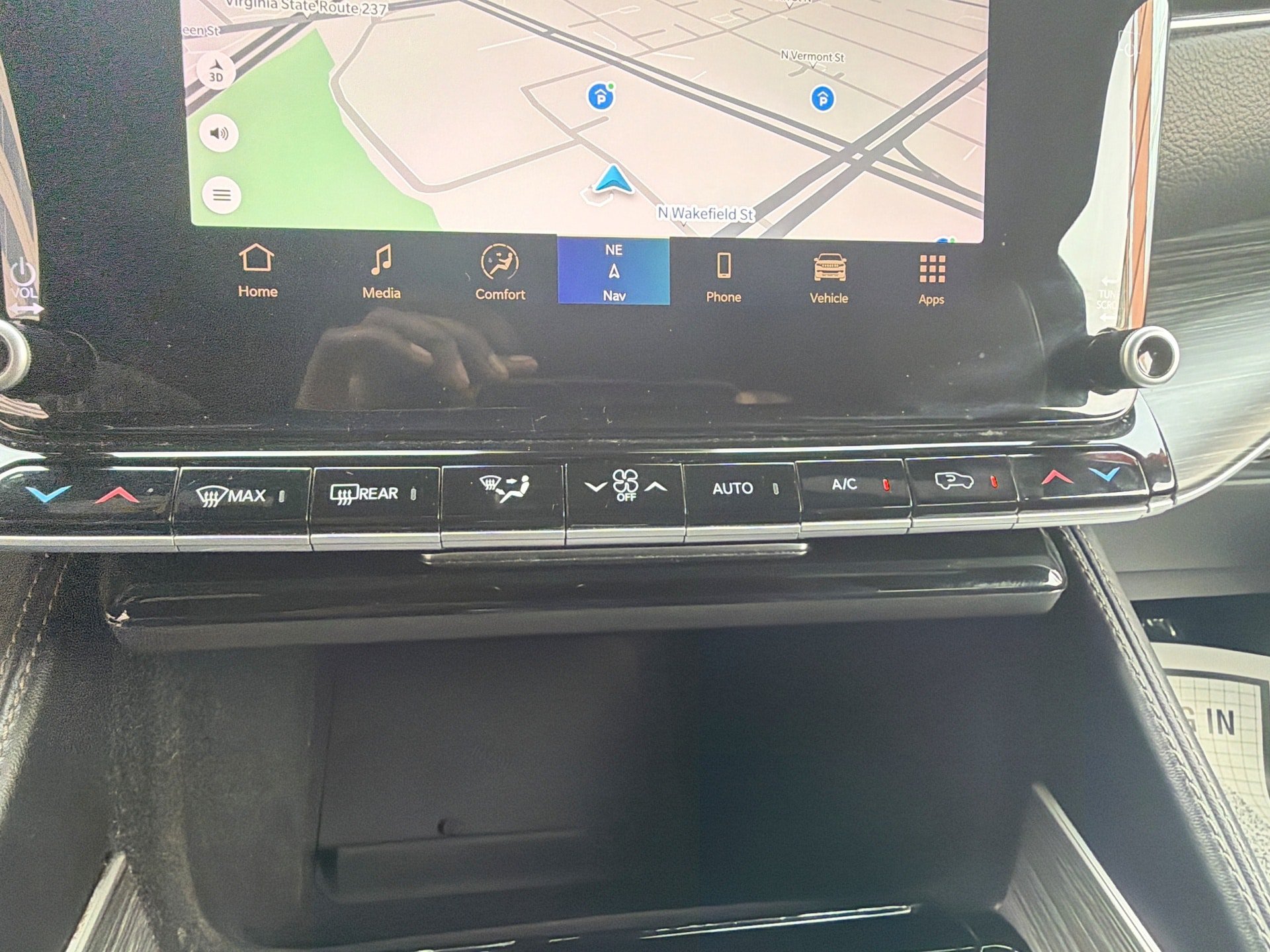 Used 2024 Jeep Wagoneer L Series II w/ Flexible Seating Group AWD/4WD image 17