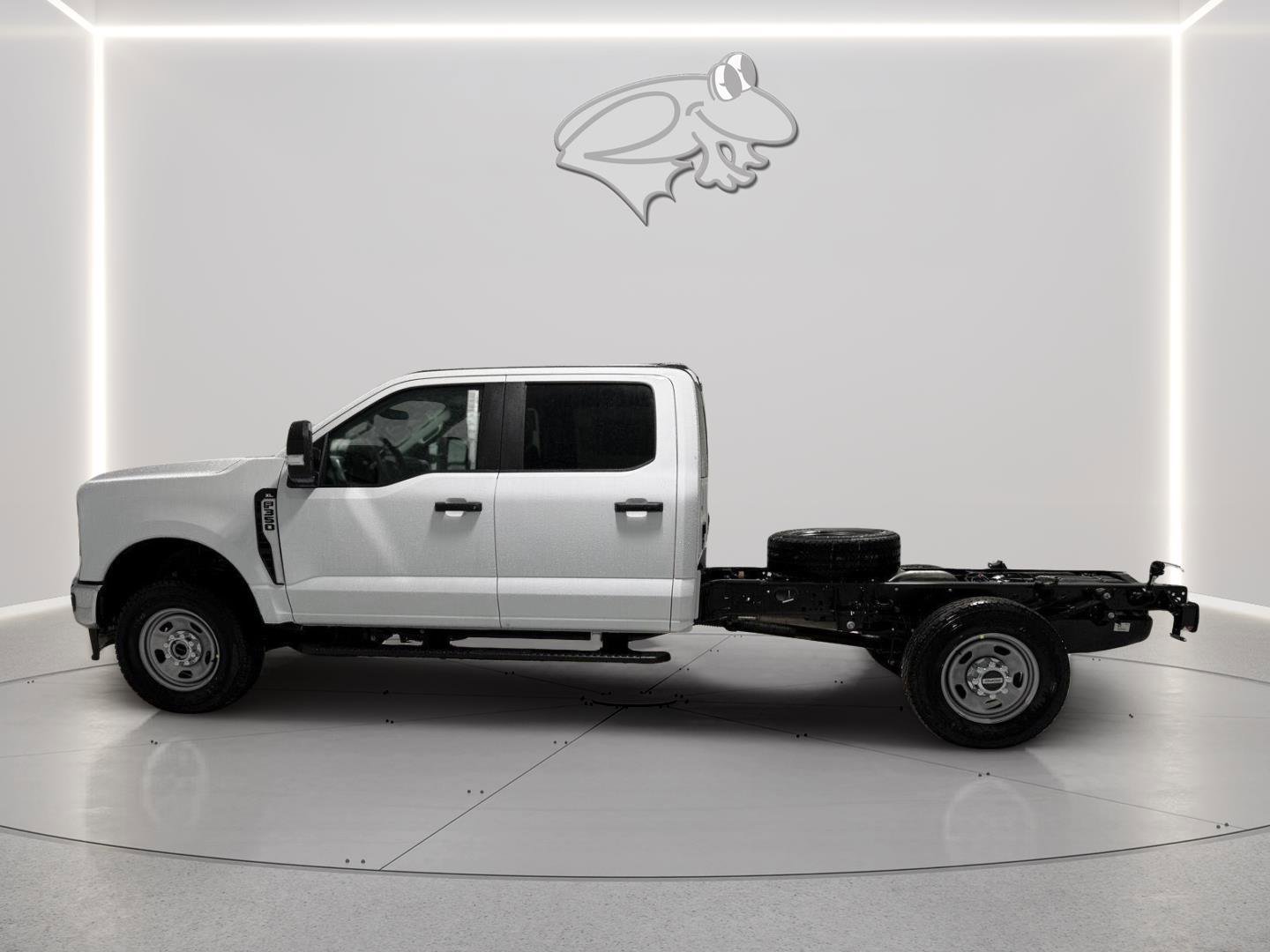 New 2026 Ford F350 XL w/ XL Chrome Package image 15