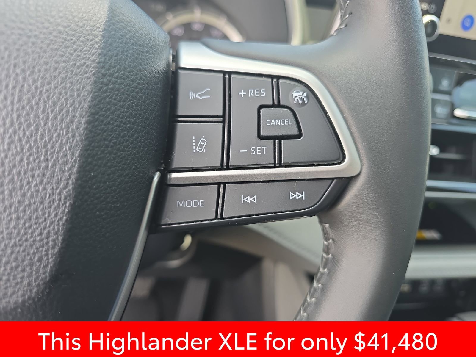 Used 2024 Toyota Highlander XLE AWD/4WD image 26