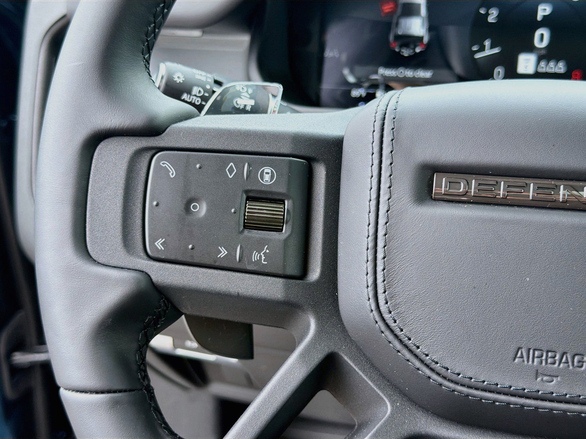 New 2026 Land Rover Defender 110 OCTA AWD/4WD image 38
