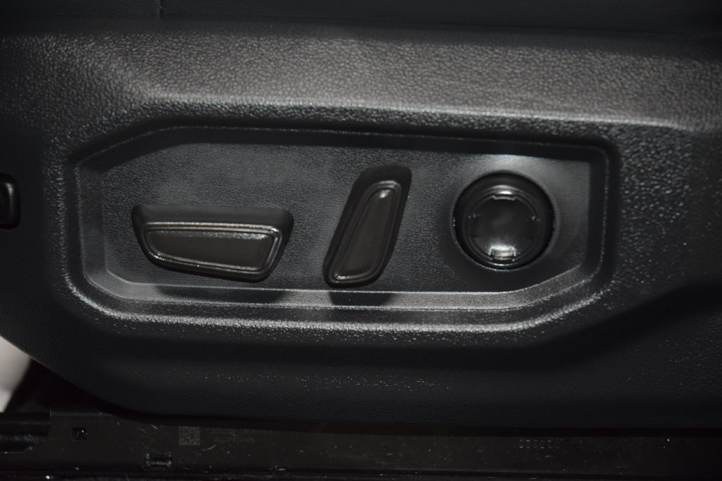 Used 2024 Toyota Tundra Platinum AWD/4WD image 35