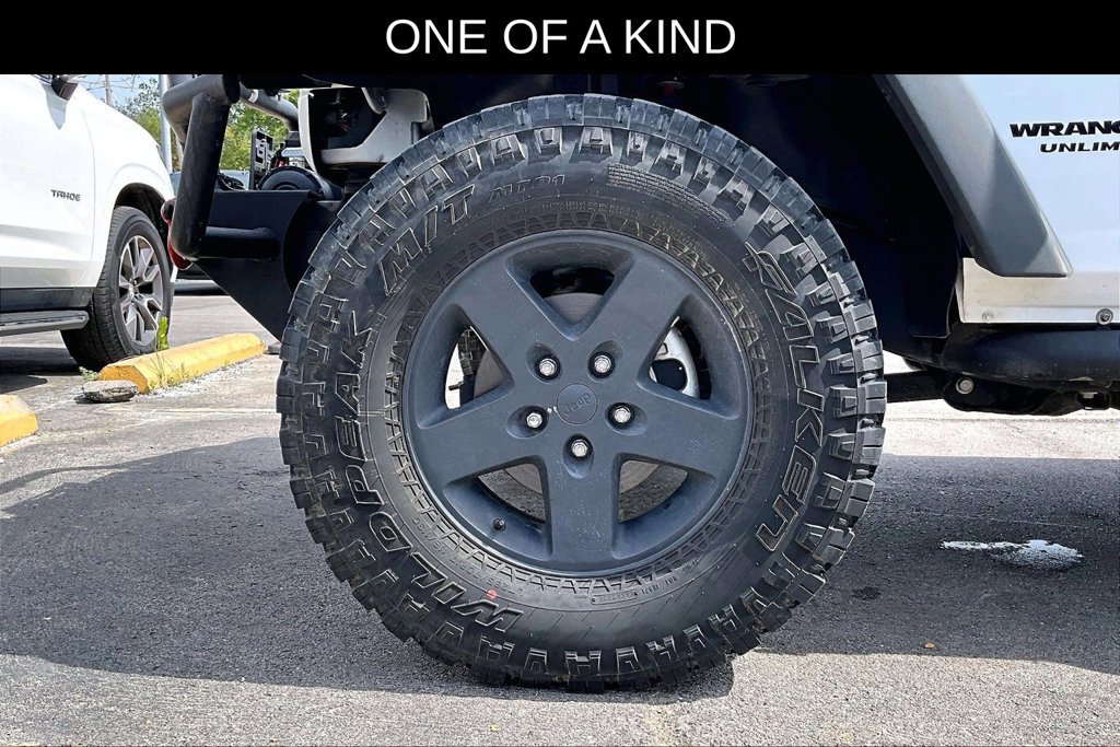 Used 2017 Jeep Wrangler Unlimited Rubicon w/ Connectivity Group AWD/4WD image 28