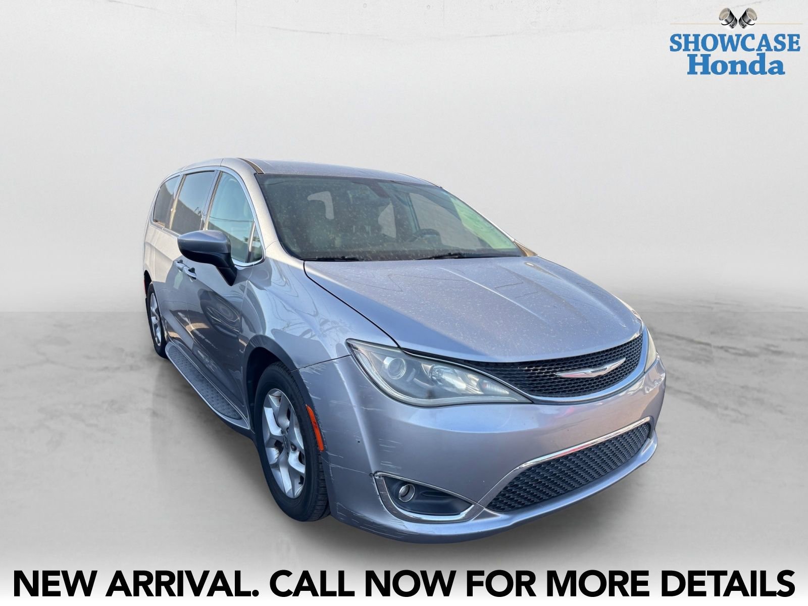 Used 2017 Chrysler Pacifica Touring Plus w/ Tire & Wheel Group image 6