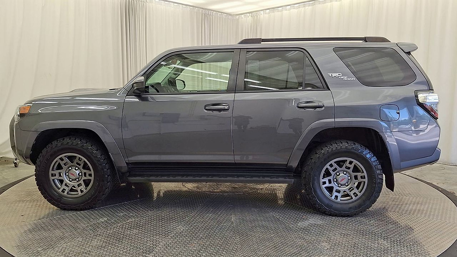 Certified 2019 Toyota 4Runner TRD Off-Road AWD/4WD image 8