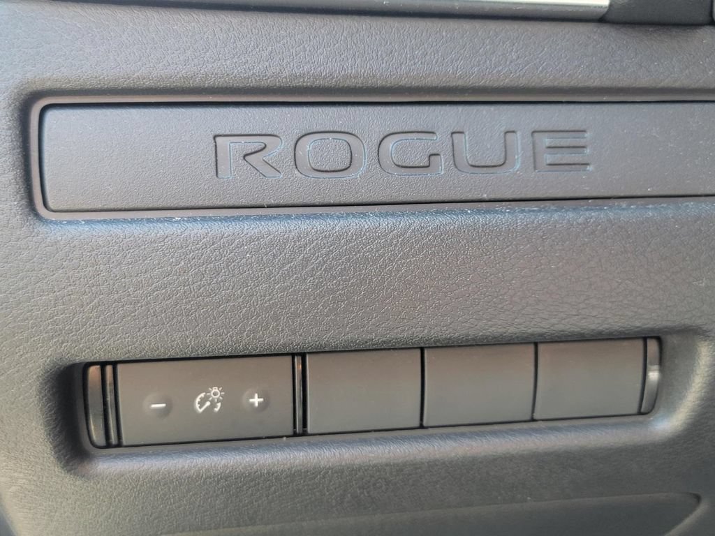 Used 2023 Nissan Rogue S AWD/4WD image 29