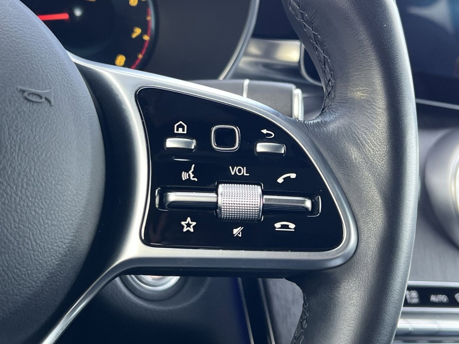 Certified 2022 Mercedes-Benz GLC 300 4MATIC image 29